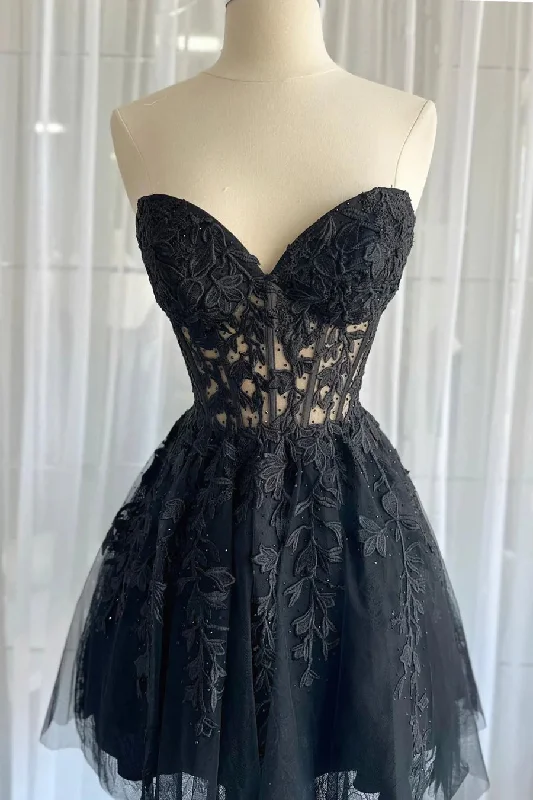 A-line dressBlack Lace Appliques A-line Short Prom Dress