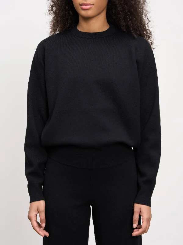 contemporary fitness sweatshirtWomens Chunky Knitted Sweatshirt in Black